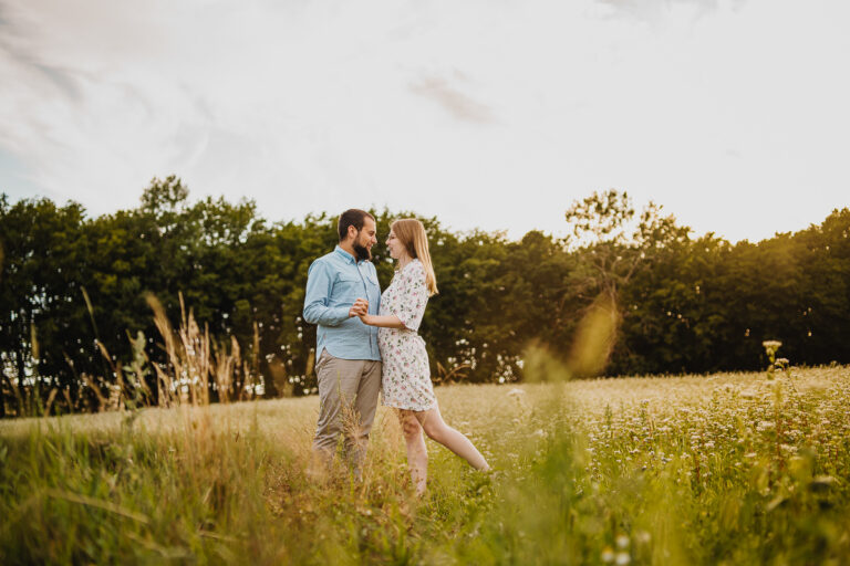 sesja narzeczeńska na kaszubach fotograf ślubny