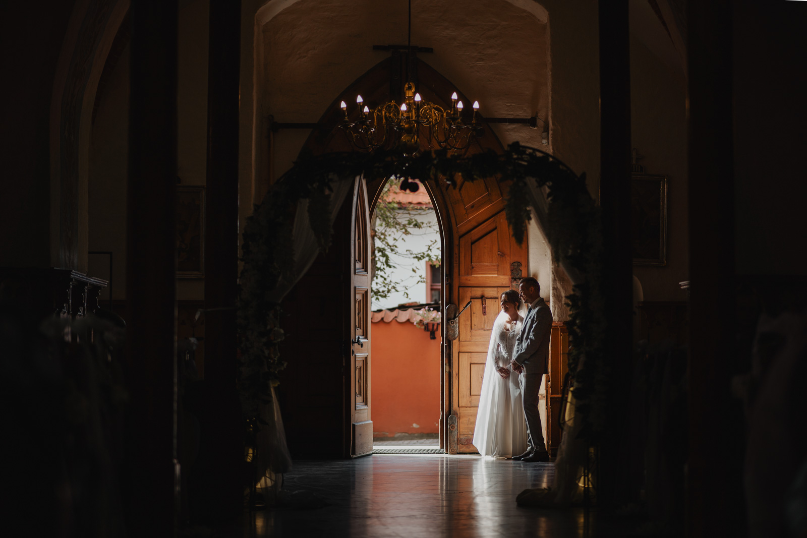 Para Młoda przed ceremonią ślubną - Fotograf ślubny pomorskie