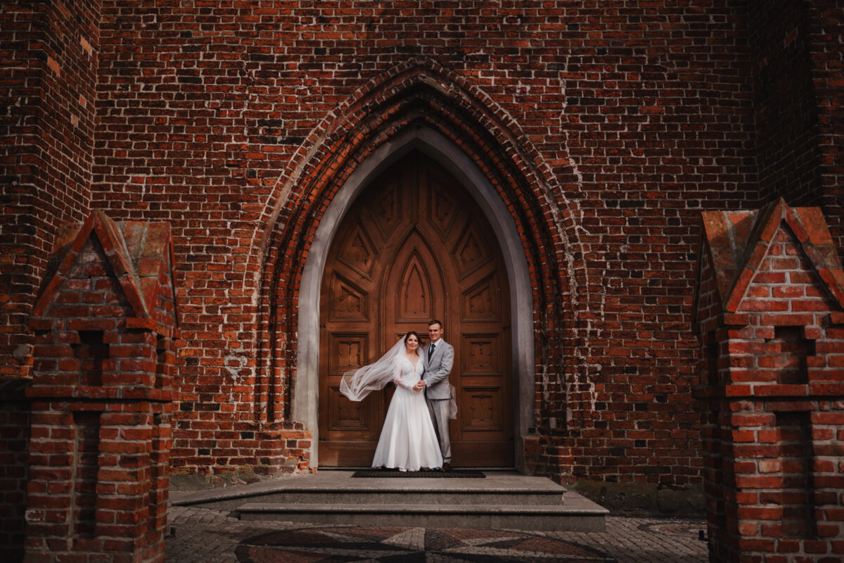 Ślub kościelny – naturalny fotoreportaż